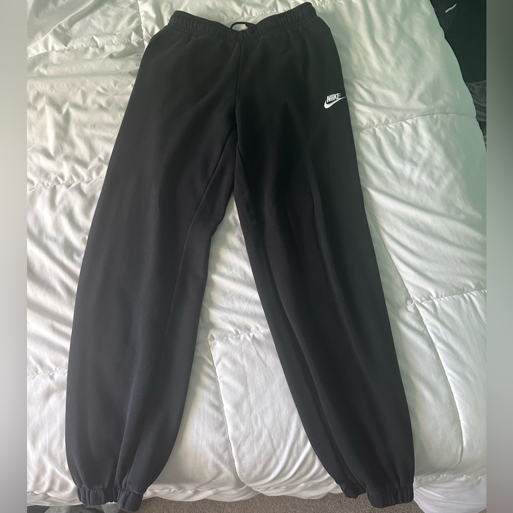 nike women fleece mid-rise joggers